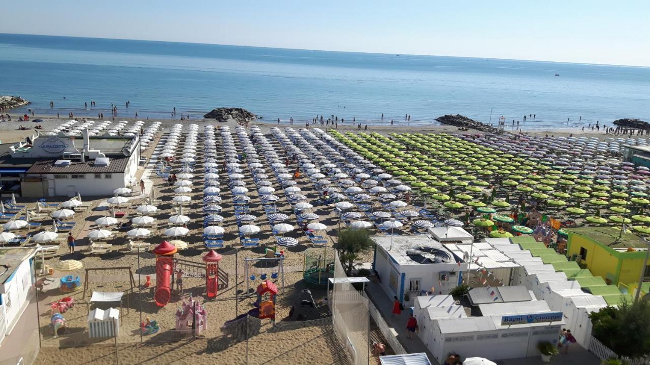 Hotel Villa Rosa Misano Adriatico Exterior foto