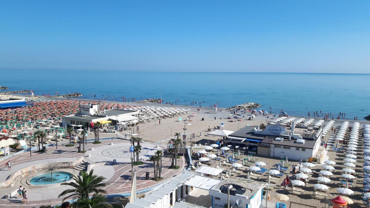 Hotel Villa Rosa Misano Adriatico Exterior foto