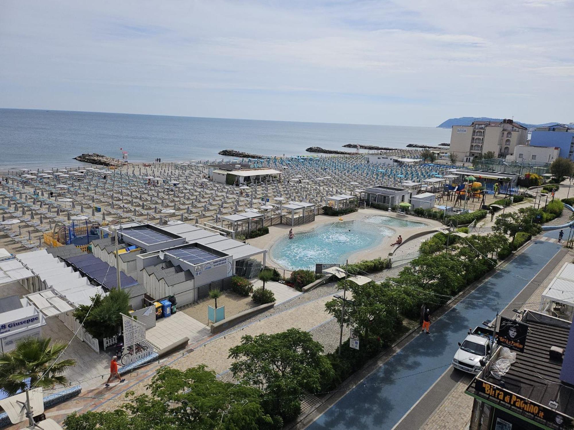 Hotel Villa Rosa Misano Adriatico Exterior foto